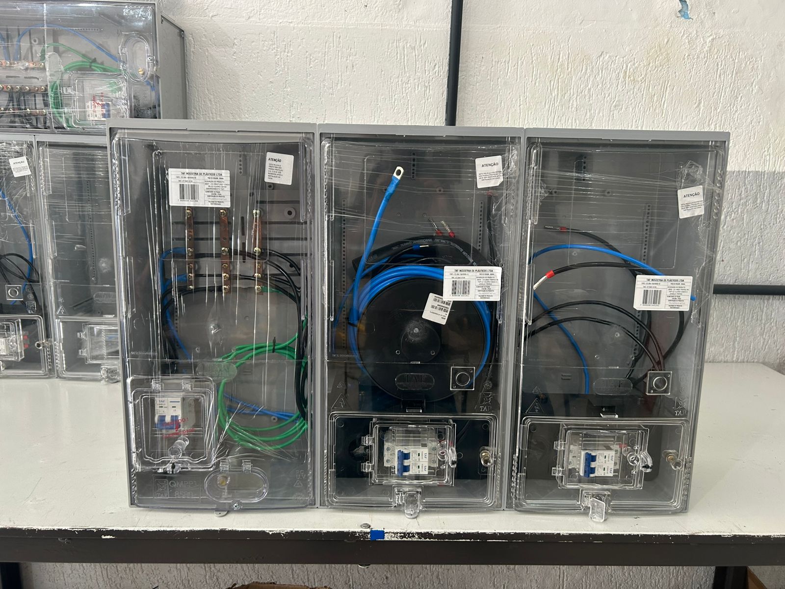 Foto de Pereira Master Eletricista - eletricista industrial - predial - manutenção e reparos elétricos